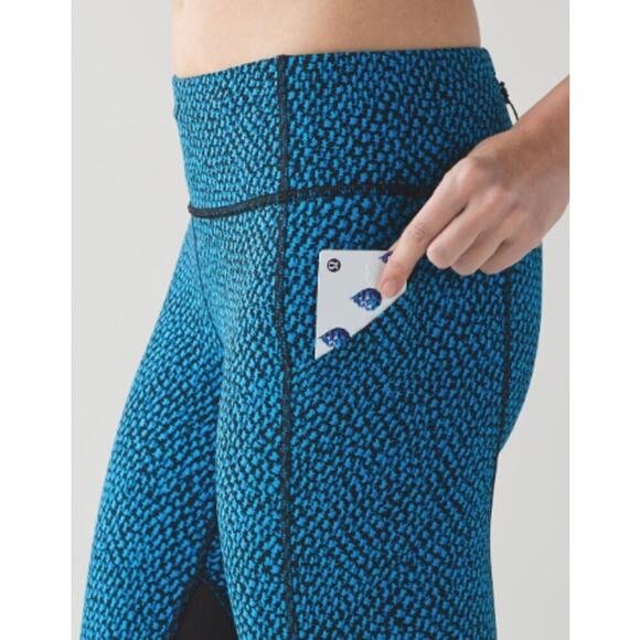 Lululemon Pace Rival Crop Scatter Star Beach Blanket Blue Black / Black SZ 2 - Picture 2 of 9